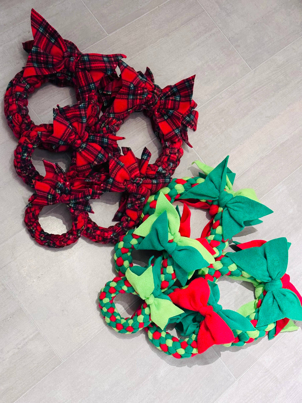 Festive Wreath Tugs (3 Sizes Available)