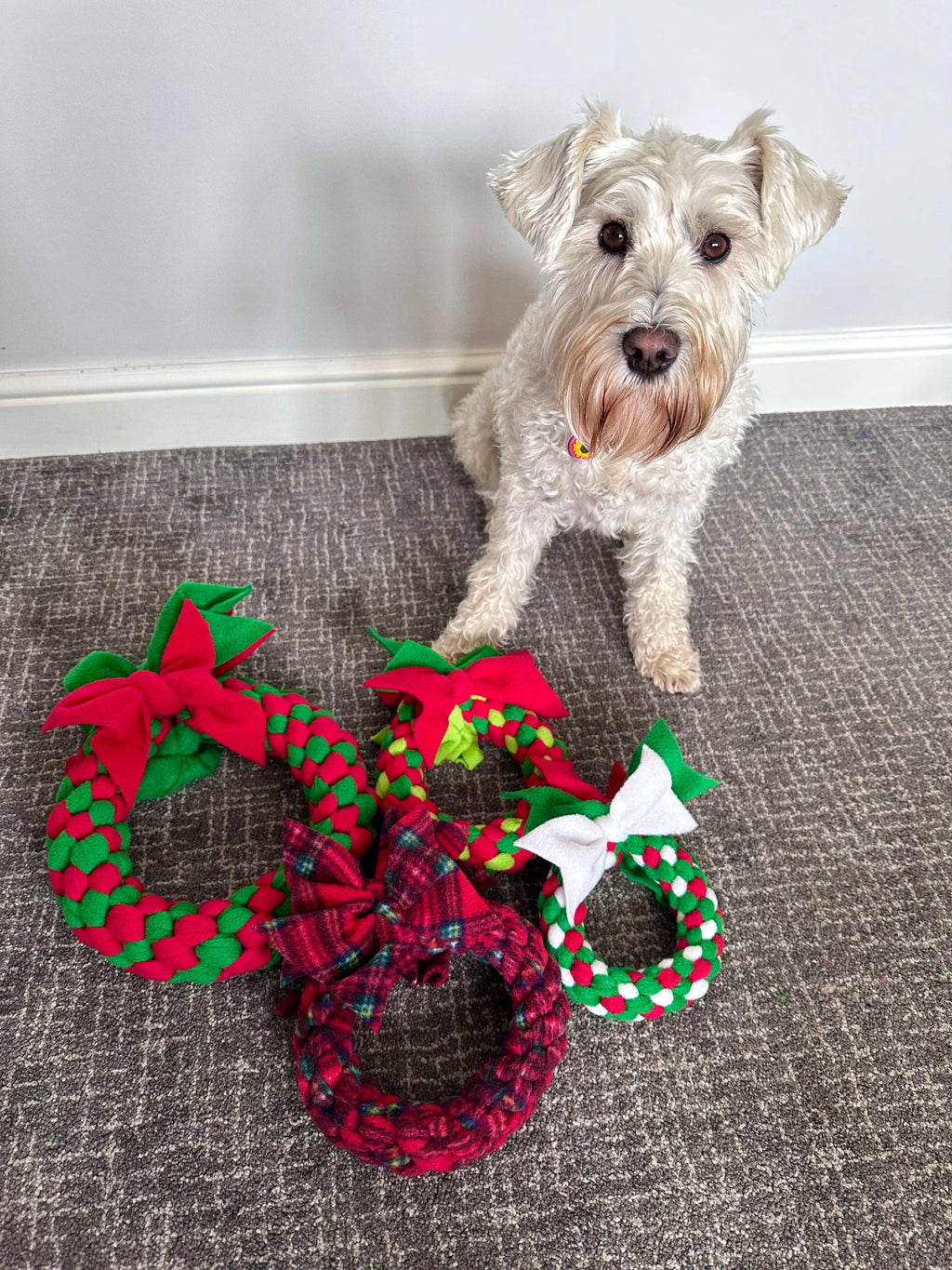 Festive Wreath Tugs (3 Sizes Available)