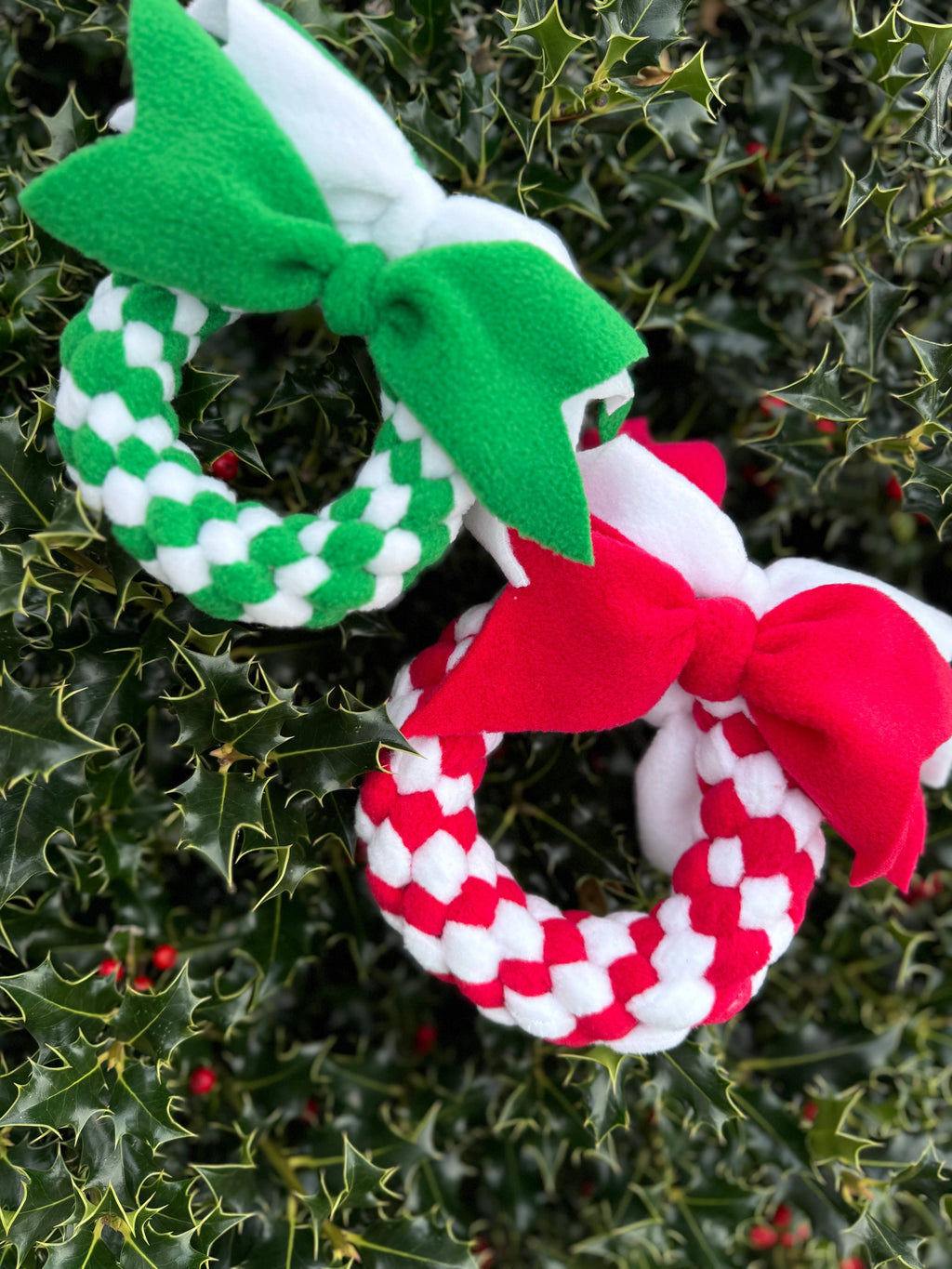 Festive Wreath Tugs (3 Sizes Available)