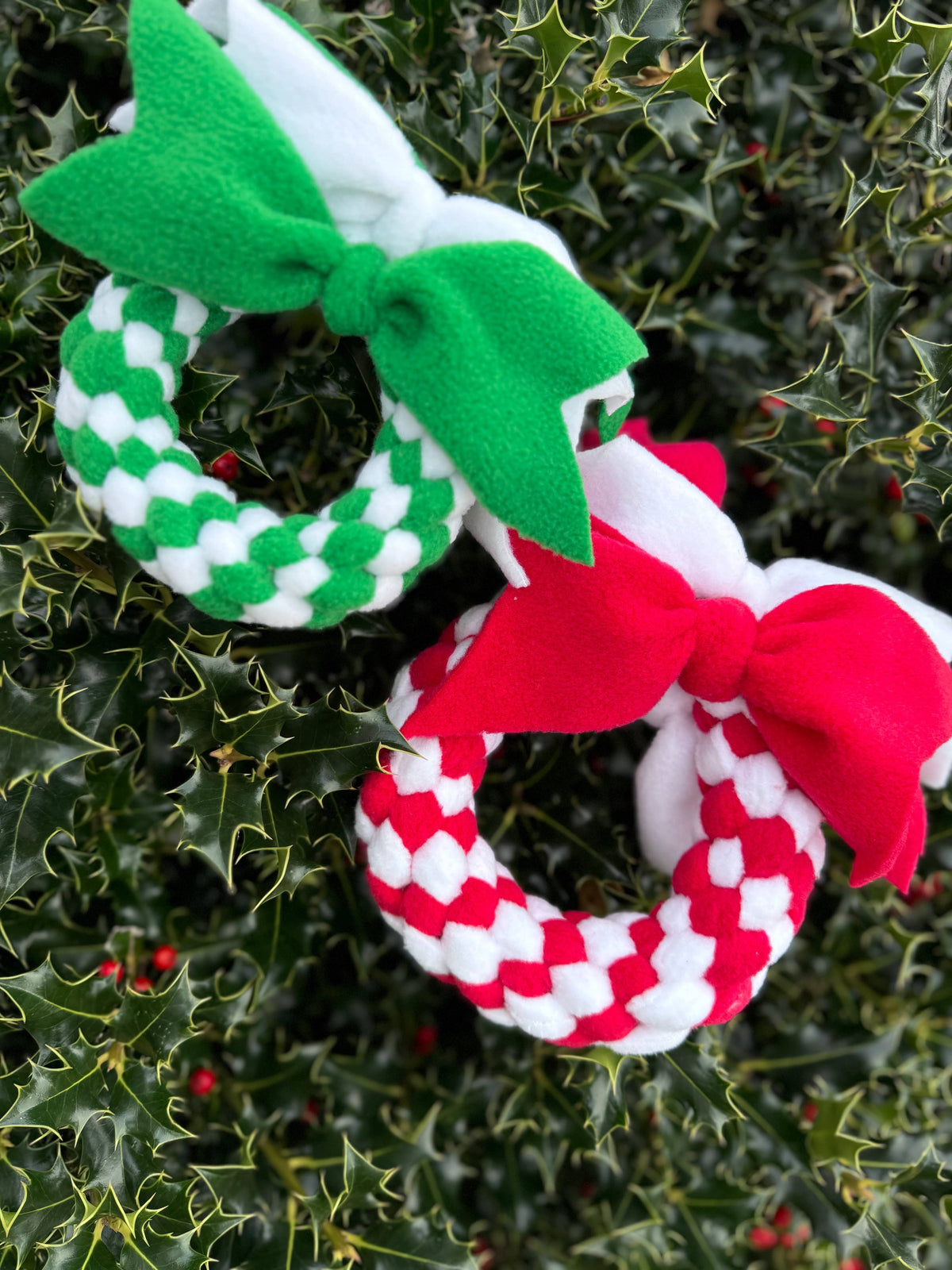 Festive Wreath Tugs (3 Sizes Available)