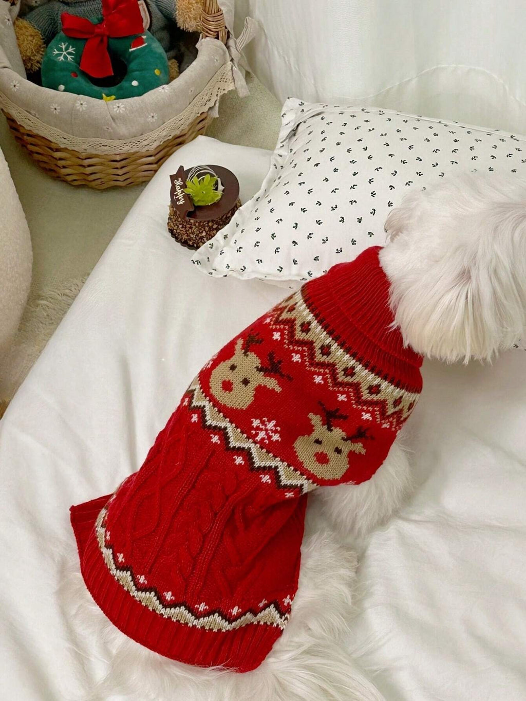 Reindeer cable knit jumper red