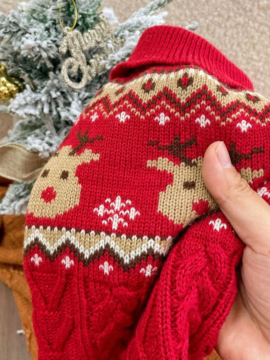 Reindeer cable knit jumper red