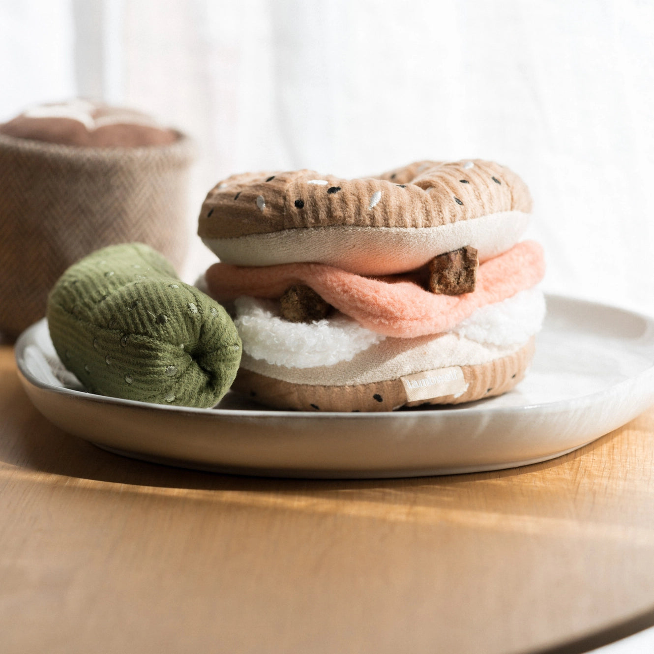 Bagel & pickle set