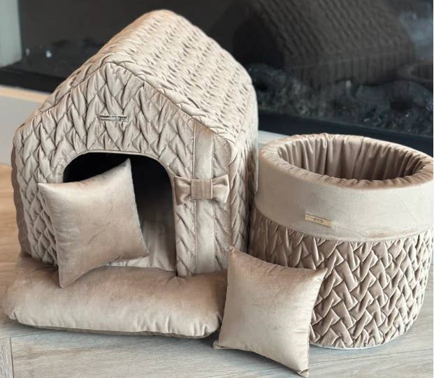 Athena Dog House