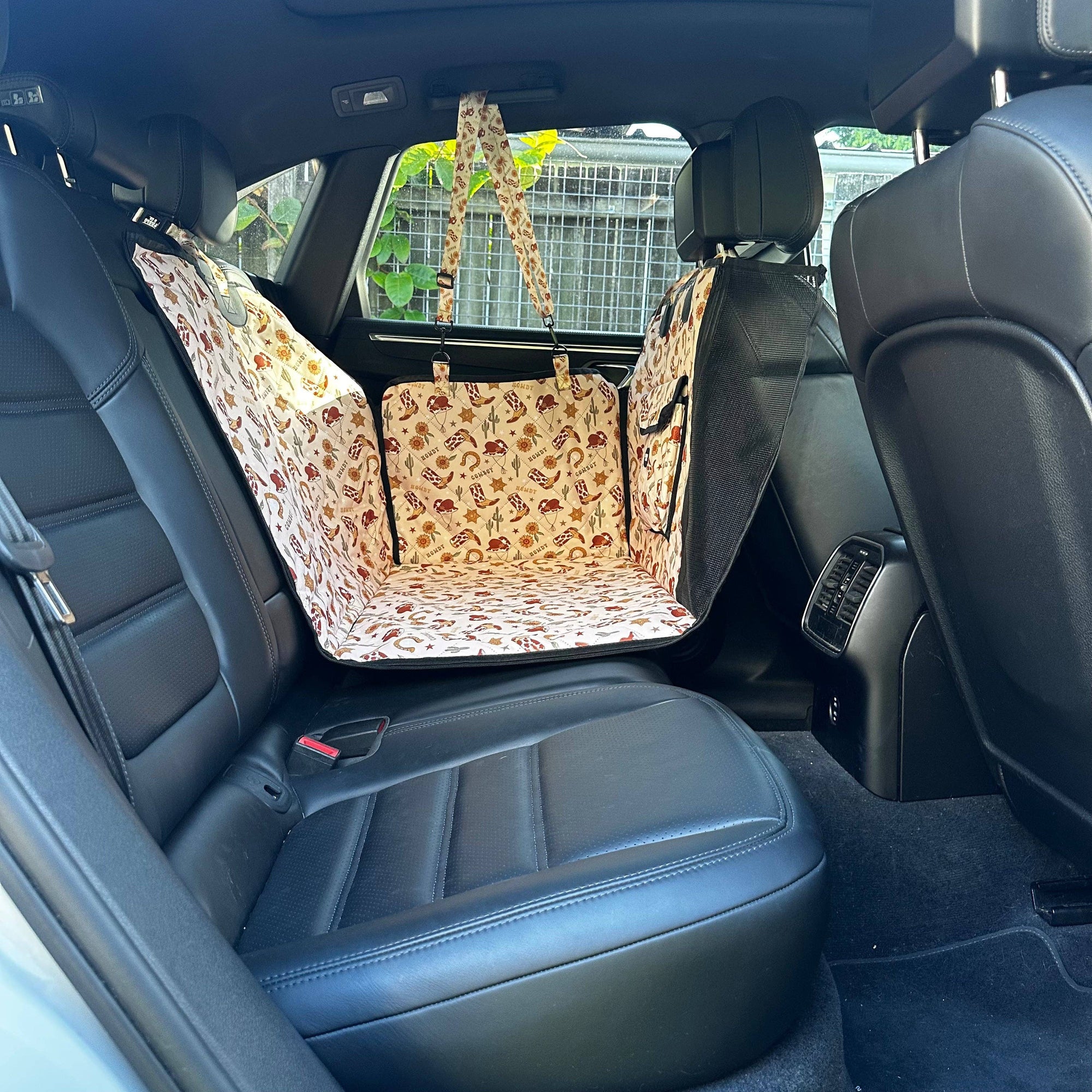 Howdy: Deluxe Hard Base Hammock Car Seat Cover