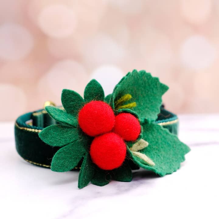 Holly Holiday collar accessory