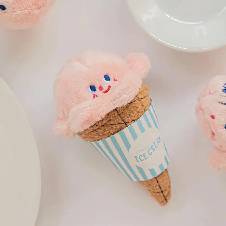 Soft serve ice cream toy