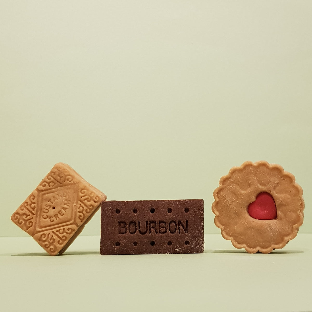 Mixed English biscuit trio