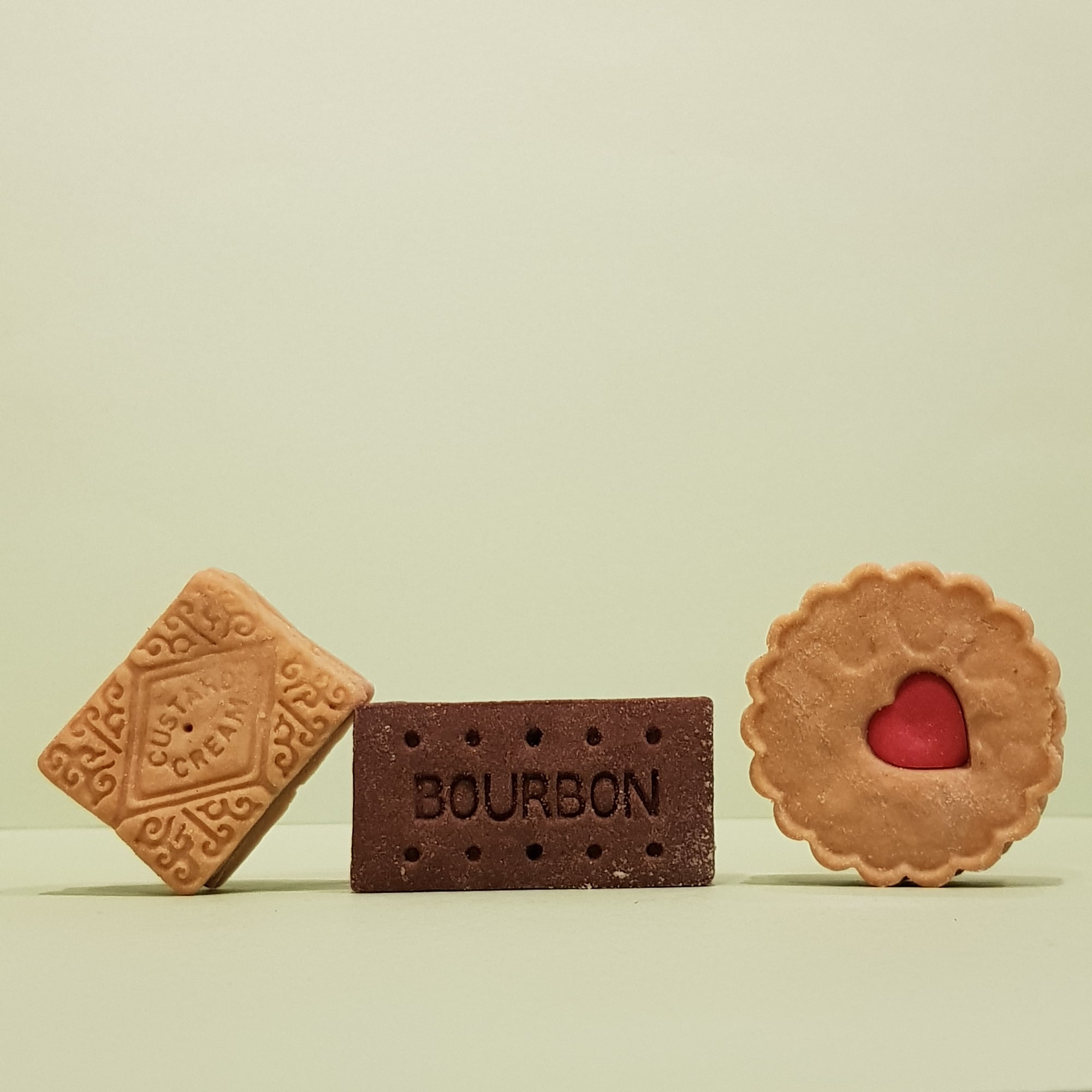 Mixed English biscuit trio