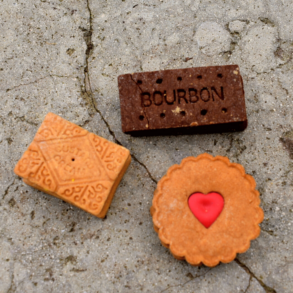 Mixed English biscuit trio